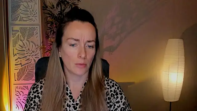 Snapshot of RebeccaMartinez chatting on February 8, 2026, 5:44 am RebeccaMartinez online show from February 8, 2026, 5:44 am