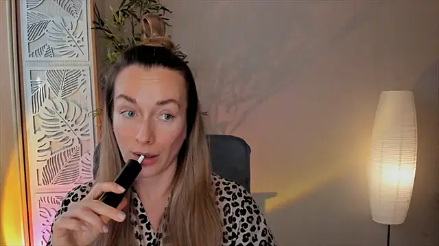 Snapshot of RebeccaMartinez chatting on February 10, 2026, 10:19 am RebeccaMartinez online show from February 10, 2026, 10:19 am