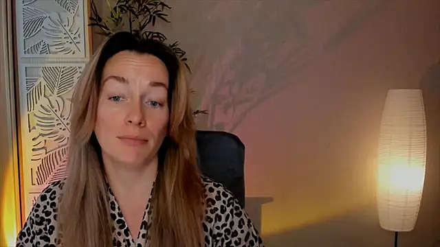 Snapshot of RebeccaMartinez chatting on February 11, 2026, 5:56 am RebeccaMartinez online show from February 11, 2026, 5:56 am