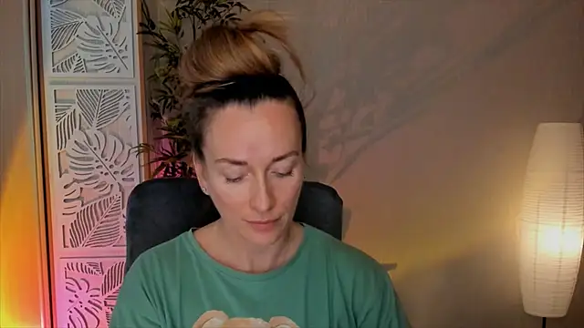 Snapshot of RebeccaMartinez chatting on February 15, 2026, 7:51 am RebeccaMartinez online show from February 15, 2026, 7:51 am