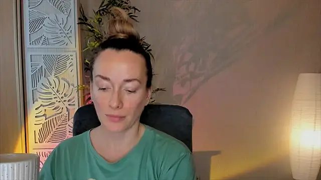 Snapshot of RebeccaMartinez chatting on February 17, 2026, 6:43 am RebeccaMartinez online show from February 17, 2026, 6:43 am