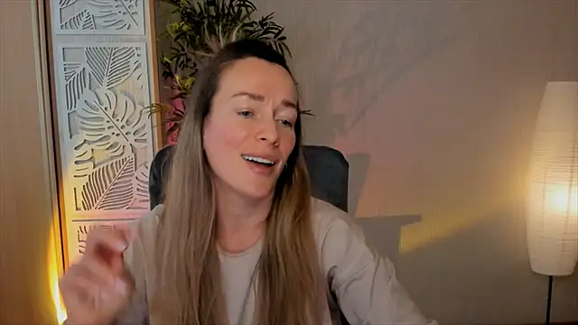 Snapshot of RebeccaMartinez chatting on February 20, 2026, 8:38 am RebeccaMartinez online show from February 20, 2026, 8:38 am