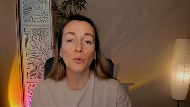 Snapshot of RebeccaMartinez chatting on February 21, 2026, 6:36 am RebeccaMartinez online show from February 21, 2026, 6:36 am