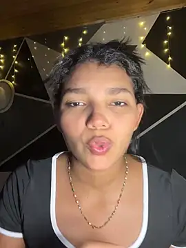 Snapshot of emilyharber chatting on October 1, 2025, 8:48 pm emilyharber online show from October 1, 2025, 8:48 pm