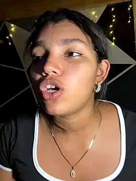 Snapshot of emilyharber chatting on October 15, 2025, 7:25 pm emilyharber online show from October 15, 2025, 7:25 pm