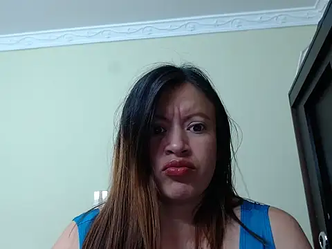 emilysamantha 8 online show from November 21, 2025, 8:07 pm