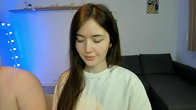 PollyFlame online show from April 2, 2026, 8:39 pm