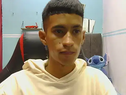 Snapshot of Angelstripboy chatting on June 14, 2026, 10:12 pm Angelstripboy online show from June 14, 2026, 10:12 pm