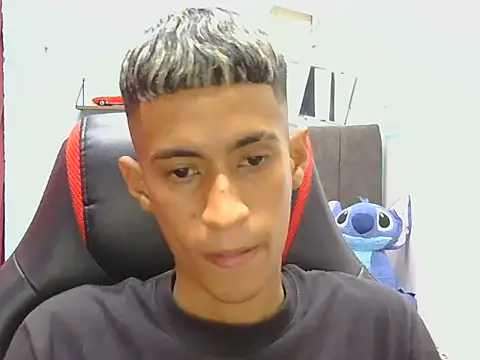 Snapshot of Angelstripboy chatting on August 2, 2026, 10:19 pm Angelstripboy online show from August 2, 2026, 10:19 pm