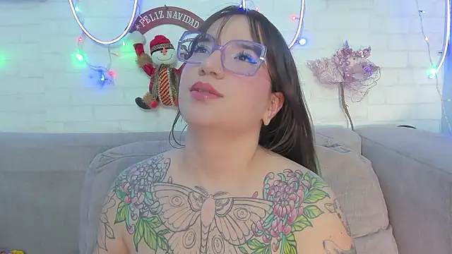 Snapshot of DEVA_BLUE_ chatting on December 8, 2024, 8:51 am DEVA BLUE  online show from December 8, 2024, 8:51 am