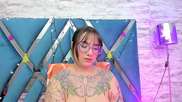 Snapshot of DEVA_BLUE_ chatting on December 11, 2024, 8:04 am DEVA BLUE  online show from December 11, 2024, 8:04 am