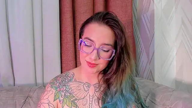 Snapshot of DEVA_BLUE_ chatting on January 14, 2025, 7:48 am DEVA BLUE  online show from January 14, 2025, 7:48 am