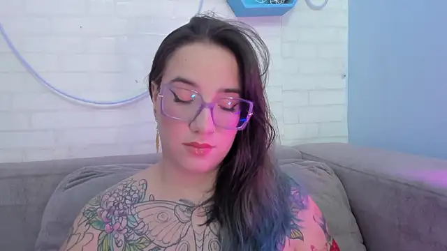 Snapshot of DEVA_BLUE_ chatting on February 10, 2025, 12:41 am DEVA BLUE  online show from February 10, 2025, 12:41 am