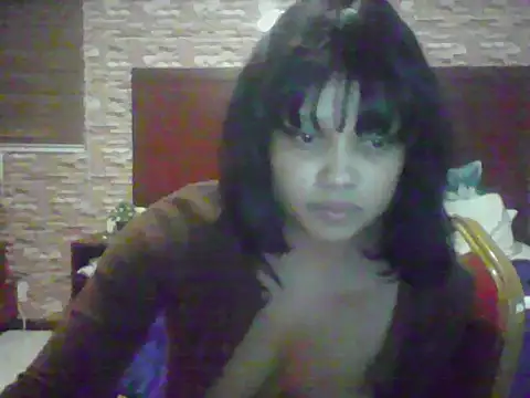 Snapshot of Yolisa4544 chatting on July 8, 2026, 3:33 am Yolisa4544 online show from July 8, 2026, 3:33 am