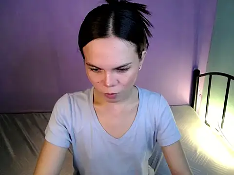 katie white online show from March 21, 2026, 12:21 pm