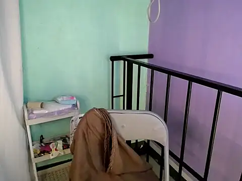 katie white online show from March 26, 2026, 7:47 am