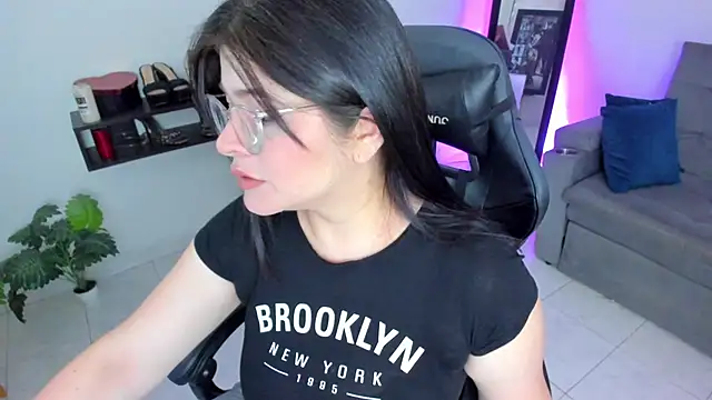 Snapshot of BellaFlaming chatting on September 20, 2025, 11:11 am BellaFlaming online show from September 20, 2025, 11:11 am