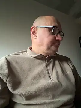 vanjbi45 online show from November 12, 2025, 6:58 am