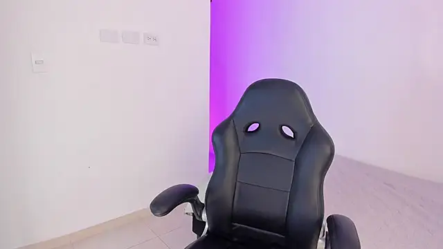 AnitaHaywood  online show from November 28, 2025, 9:28 pm