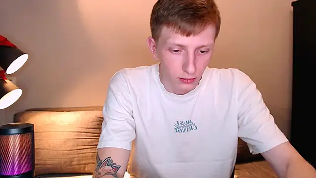 juliaanddima online show from November 29, 2025, 9:18 pm