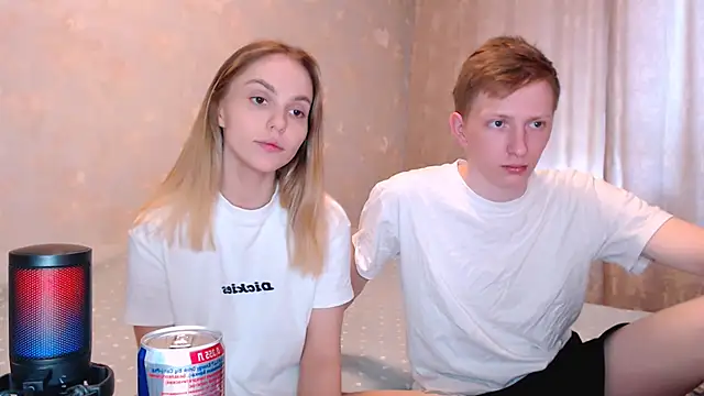 juliaanddima online show from May 29, 2026, 8:34 am