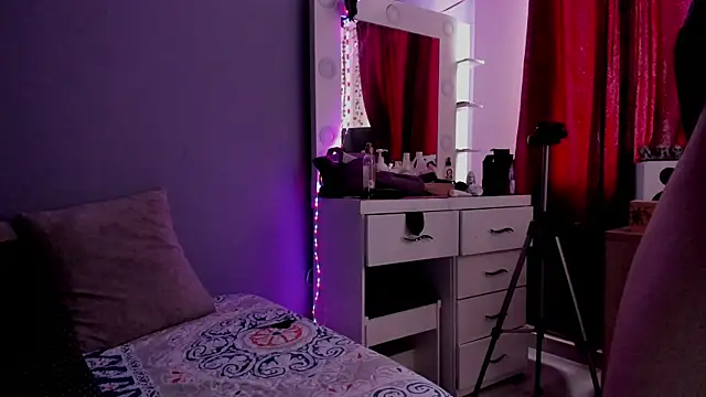 Snapshot of Room312_ chatting on June 12, 2026, 2:49 pm Room312 online show from June 12, 2026, 2:49 pm