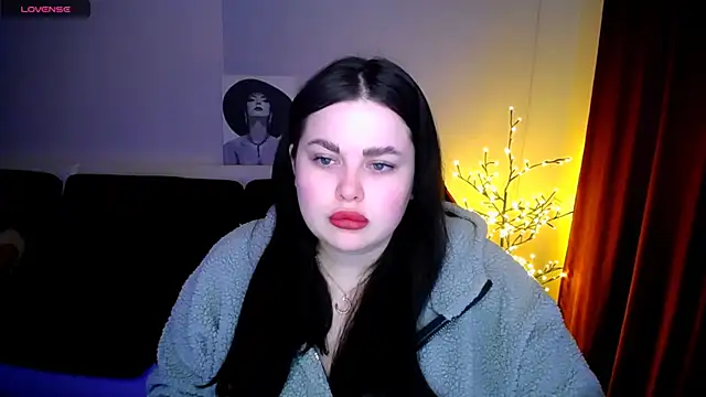 Emily Mo online show from January 22, 2025, 6:31 am