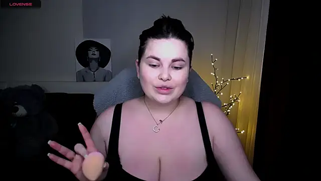 Emily Mo online show from February 16, 2025, 5:59 am