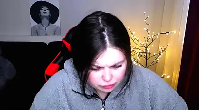 Emily Mo online show from February 27, 2025, 6:40 am