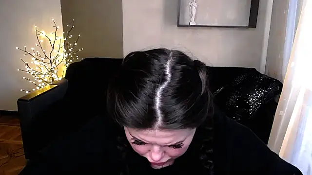 Emily Mo online show from March 21, 2025, 12:50 pm