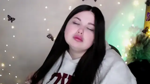 Snapshot of Emily_Mo chatting on February 8, 2026, 6:50 am Emily Mo online show from February 8, 2026, 6:50 am