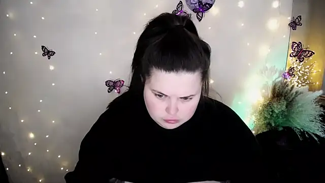 Snapshot of Emily_Mo chatting on February 10, 2026, 6:50 am Emily Mo online show from February 10, 2026, 6:50 am