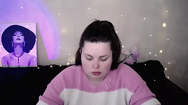 Snapshot of Emily_Mo chatting on February 21, 2026, 6:47 am Emily Mo online show from February 21, 2026, 6:47 am