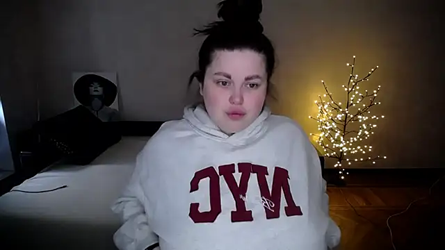 Emily Mo online show from April 17, 2026, 6:05 am