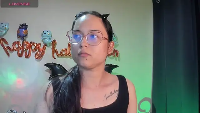 shantalc3rezo online show from October 22, 2025, 8:52 pm