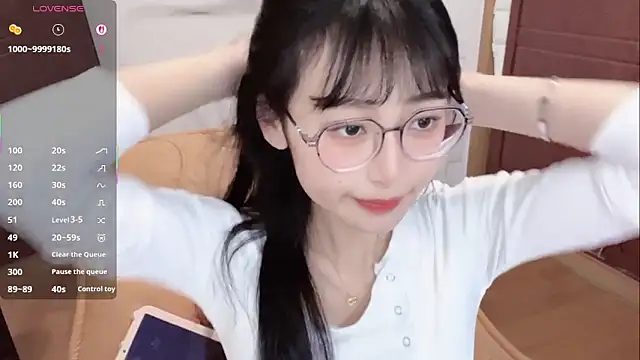 Snapshot of 4uoki chatting on April 19, 2026, 6:07 pm 4uoki online show from April 19, 2026, 6:07 pm