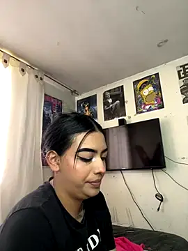 eva six online show from October 15, 2025, 3:23 pm