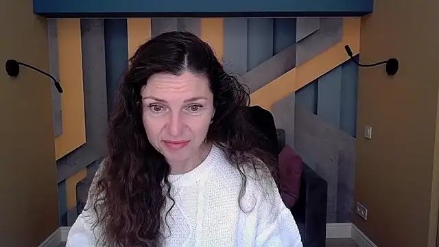 EllaLong online show from November 6, 2025, 12:28 pm