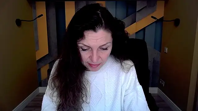 EllaLong online show from January 11, 2026, 12:32 pm