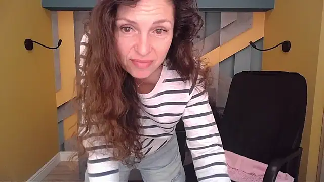 EllaLong online show from April 3, 2026, 11:30 am