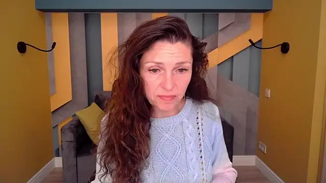 Snapshot of EllaLong chatting on April 22, 2026, 11:34 am EllaLong online show from April 22, 2026, 11:34 am