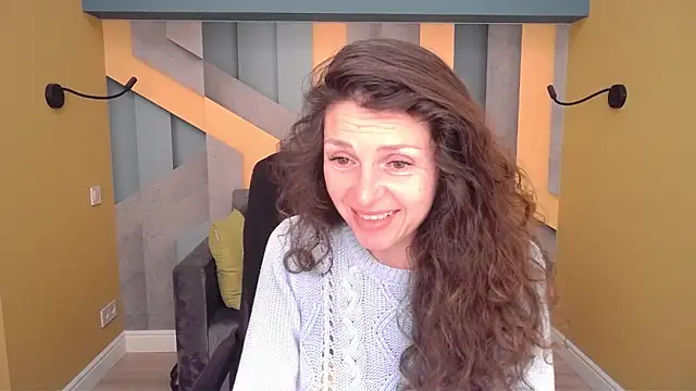 Snapshot of EllaLong chatting on April 28, 2026, 11:37 am EllaLong online show from April 28, 2026, 11:37 am