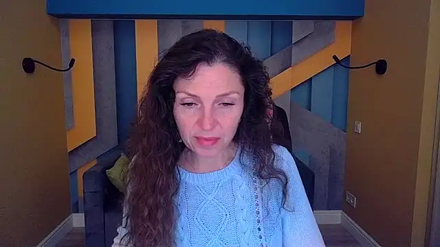 Snapshot of EllaLong chatting on May 13, 2026, 11:29 am EllaLong online show from May 13, 2026, 11:29 am