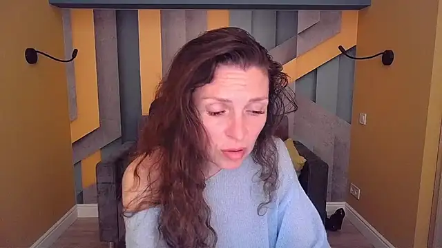 Snapshot of EllaLong chatting on May 20, 2026, 2:45 pm EllaLong online show from May 20, 2026, 2:45 pm