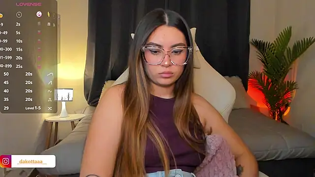 dakottaa  online show from March 18, 2026, 11:41 pm