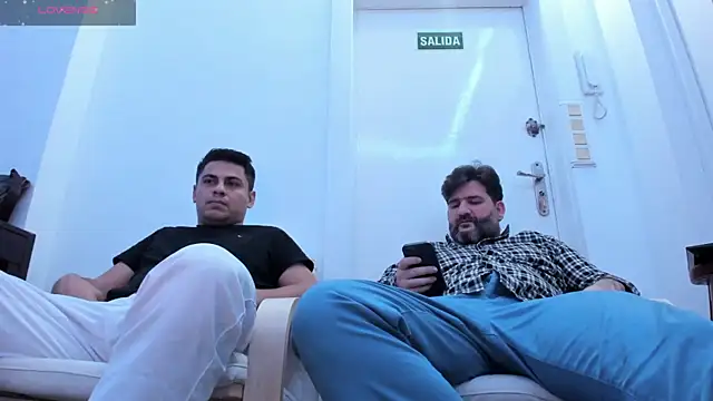 Snapshot of Maxi_TheBigDaddy chatting on December 26, 2024, 10:52 pm Maxi TheBigDaddy online show from December 26, 2024, 10:52 pm