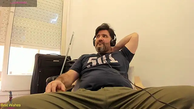 Snapshot of Maxi_TheBigDaddy chatting on January 25, 2025, 2:47 pm Maxi TheBigDaddy online show from January 25, 2025, 2:47 pm