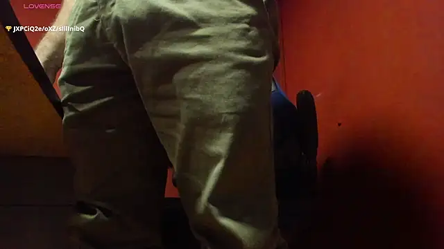 Snapshot of Maxi_TheBigDaddy chatting on February 24, 2025, 8:25 pm Maxi TheBigDaddy online show from February 24, 2025, 8:25 pm