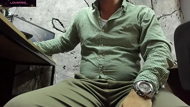 Snapshot of Maxi_TheBigDaddy chatting on September 23, 2025, 10:51 am Maxi TheBigDaddy online show from September 23, 2025, 10:51 am