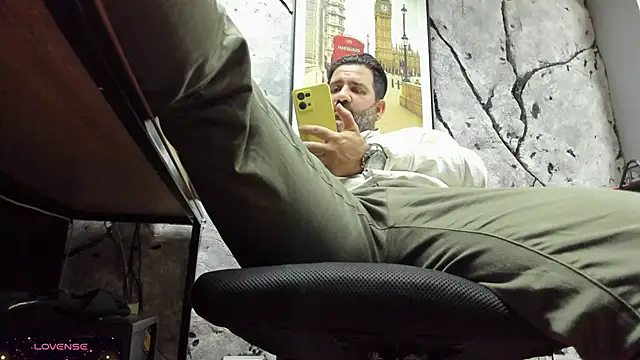 Maxi TheBigDaddy online show from November 6, 2025, 4:30 pm